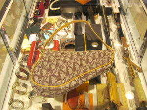 クリスチャンディオール　サドルポーチ