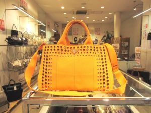プラダ「カナパ　2WAYバッグ」買い取りました！