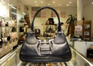 プラダ　ハンドバッグ