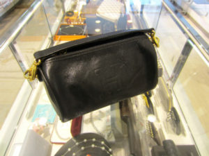 ヒロフ　ハンドポーチ