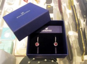 スワロフスキー　ONEピアス