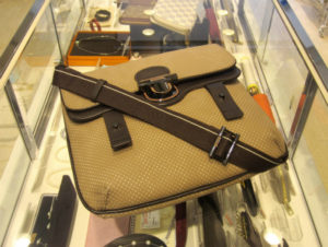 トッズ　ショルダーバッグ