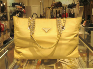 プラダ　チェーンショルダー