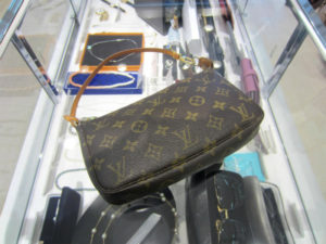 ルイヴィトン　アクセサリーポーチ