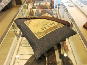 ハンティングワールド　ショルダーバッグ