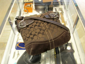 コーチ　シグネチャー　ショルダーバッグ