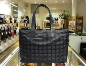 シャネル　トラベルライントートMM