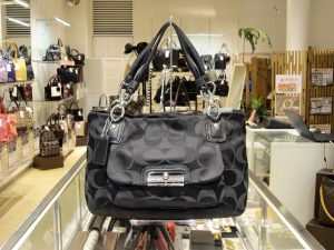 コーチ　ラージシグネチャー　ハンドバッグ