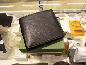 キプリス　二つ折り財布