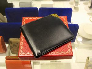 カルティエ　サファイヤ　二つ折り札入れ