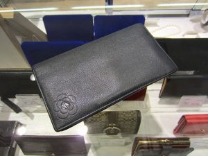 シャネル　カメリア　ファスナー長財布