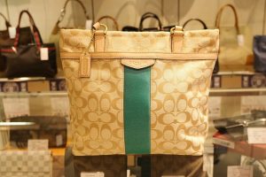コーチ　シグネチャー　トートバッグ