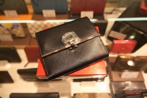 フェラガモ　ガンチーニ　Wホック財布
