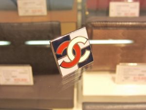 シャネル　ココマーク　ピンバッジ