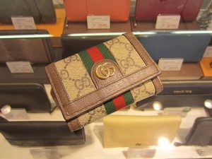 【販売商品】グッチ「GGスプリーム　二つ折りウォレット」