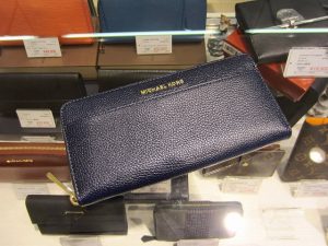 マイケルコース　ラウンドファスナー長財布