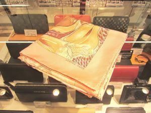 エルメス　大判スカーフ　ロカイユ　貝殻