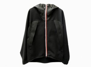 モンクレール　パーカー