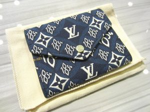 ルイヴィトン　モノグラムジャガード　ポルトフォイユ・ヴィクトリーヌ
