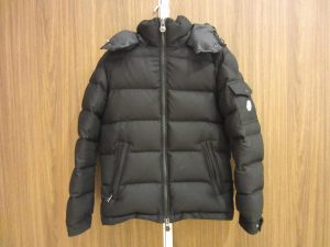 モンクレール「モンジュネーブル　ショートダウンジャケット」買い取りました！