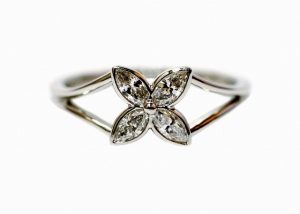 ティファニー　ヴィクトリア　リング