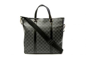 ヴィトン　グラフィット　タダオ