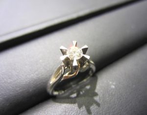ダイヤルース　0.27ct