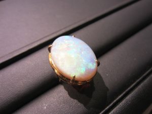 K18YG「ホワイトオパール付リング」買い取りました！