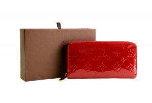 ルイヴィトン　ヴェルニ　ジッピーウォレット