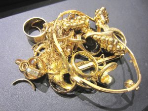 貴金属「K18　アクセサリーまとめ大量」買い取りました！