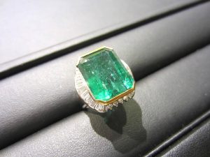 Pt900/K18YG「エメラルド13.62ct　リング」買い取りました！