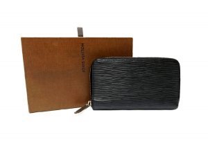 ルイヴィトン　エピ　ジッピーコンパクトウォレット