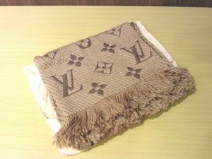 ルイヴィトン「エシャルプ・ロゴマニア」買い取りました！