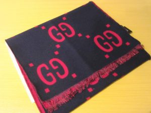 グッチ「リバーシブル　マフラー」買い取りました！