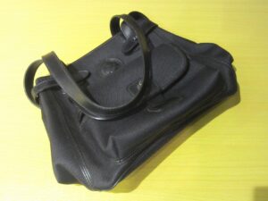 ハンティングワールド　ショルダートート