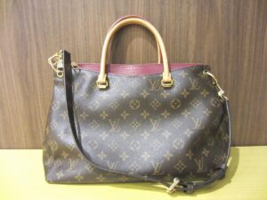 ルイヴィトン　モノグラム　パラス